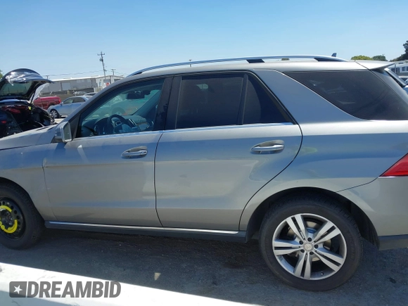 2013 Mercedes-Benz M 350 with VIN 4JGDA5HB6DA112704, listed as a IAAI auction lot 42751283 with 128,806 mi miles and . Bid and sale history available at DreamBid. Image 15.