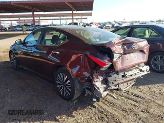 2024 Nissan Altima SV with VIN 1N4BL4DV1RN383465, listed as a IAAI auction lot 42720120 with 44,186 mi miles and . Bid and sale history available at DreamBid. Image 3.