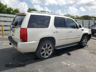 2008 Cadillac Escalade z VIN 1GYEC63868R184475, wystawiony jako Copart lot #60512555 z przebiegiem 202 720 mil mil oraz Szkoda całkowita • Salvage title. Historia ofert i sprzedaży dostępna na DreamBid. Obrazek 3.
