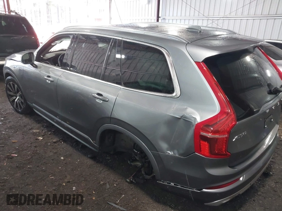 2020 Volvo XC90 Momentum with VIN YV4102PK3L1573865, listed as a IAAI auction lot 41297642 with 153,381 mi miles. Bid and sale history available at carsss.com. Image 3.