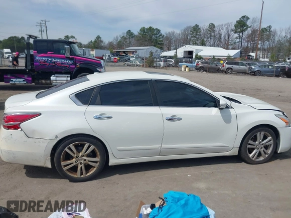 2015 Nissan Altima SL with VIN 1N4BL3AP1FC448712, listed as a IAAI auction lot 41834580 with 165,633 mi miles and . Bid and sale history available at carsss.com. Image 13.