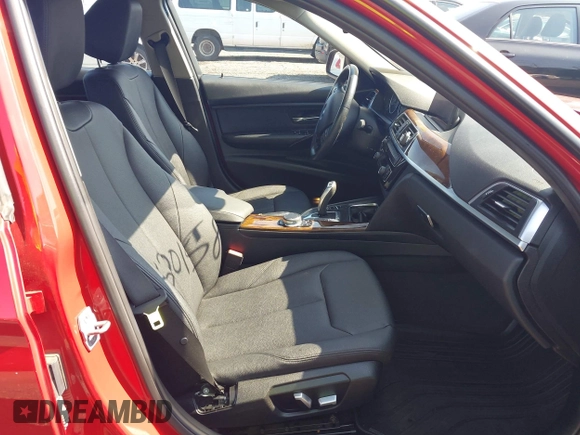 2017 BMW 3 Series 320i xDrive с VIN WBA8A3C33HK693053, выставлен на аукционе IAAI как лот 42820158 с пробегом 65 592 миль миль и . История ставок и продаж доступна на DreamBid. Изображение 5.