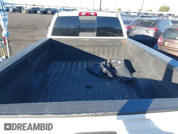 2018 Chevrolet Silverado 3500HD High Country with VIN 1GC4K1EY6JF207068, listed as a IAAI auction lot 41288394 with 110,158 mi miles and . Bid and sale history available at DreamBid. Image 12.