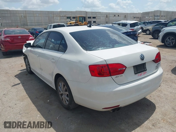 2013 Volkswagen Jetta SE с VIN 3VWDX7AJXDM365203, выставлен на аукционе IAAI как лот 42551918 с пробегом 124 946 миль миль и . История ставок и продаж доступна на DreamBid. Изображение 3.