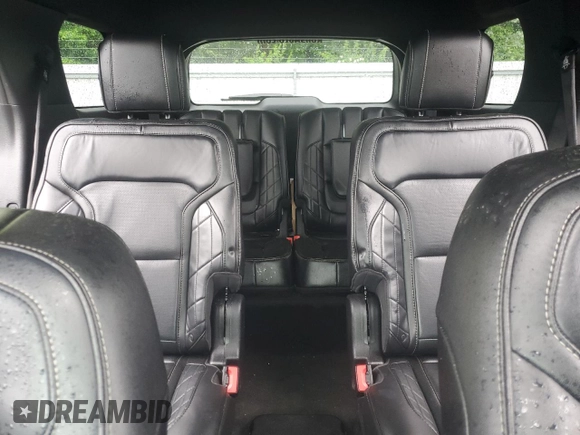 2018 Ford Explorer Platinum z VIN 1FM5K8HT9JGA66466, wystawiony jako Copart lot #56794895 z przebiegiem 84 733 mil mil oraz Szkoda całkowita • Salvage title. Historia ofert i sprzedaży dostępna na DreamBid. Obrazek 10.