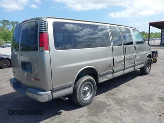 2001 Chevrolet Express with VIN 1GAHG39R711229376, listed as a IAAI auction lot 41948861 with 124,925 mi miles and . Bid and sale history available at carsss.com. Image 4.