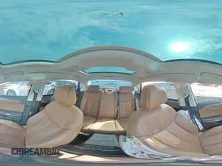 2019 Audi A8 z VIN WAU8DAF87KN018640, wystawiony jako Copart lot #54318975 z przebiegiem Nie podano mil oraz Szkoda całkowita • Salvage title. Historia ofert i sprzedaży dostępna na DreamBid. Obrazek 14.