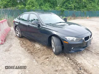 2014 BMW 3 Series 320i z VIN WBA3B1C52EK135610, wystawiony jako IAAI lot #42274086 z przebiegiem 69 536 mil mil oraz . Historia ofert i sprzedaży dostępna na DreamBid. Obrazek 1.