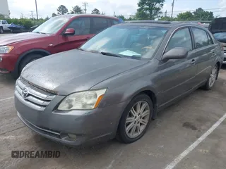 2006 Toyota Avalon XL with VIN 4T1BK36B86U093201, listed as a IAAI auction lot 42155033 with 264,958 mi miles. Bid and sale history available at carsss.com. Image 2.