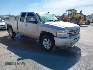 2012 Chevrolet Silverado 1500 LT with VIN 1GCRKSE73CZ195451, listed as a IAAI auction lot 41802960 with 277,651 mi miles and . Bid and sale history available at DreamBid. Image 1.