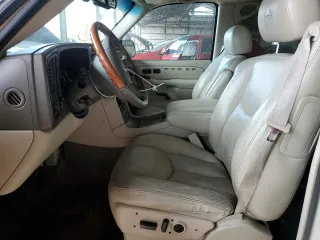 2005 Cadillac Escalade ESV z VIN 3GYFK66N55G118200, wystawiony jako Copart lot #59018515 z przebiegiem 200 801 mil mil oraz Szkoda całkowita • Salvage title. Historia ofert i sprzedaży dostępna na DreamBid. Obrazek 7.