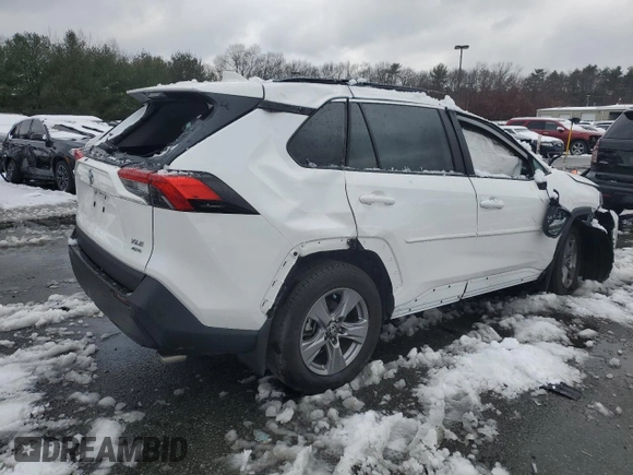 2024 Toyota RAV4 XLE with VIN 2T3P1RFV6RC394956, listed as a Copart auction lot 83680814 with 14,225 mi miles and Salvage Title. Bid and sale history available at DreamBid. Image 3.