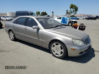 2004 Mercedes-Benz S z VIN WDBNG76J64A411878, wystawiony jako Copart lot #59039175 z przebiegiem Nie podano mil oraz Czysty tytuł • Clean title. Historia ofert i sprzedaży dostępna na DreamBid. Obrazek 4.