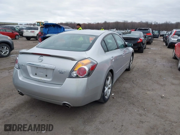 2007 Nissan Altima SL with VIN 1N4BL21E37C170017, listed as a IAAI auction lot 41810640 with 182,269 mi miles and . Bid and sale history available at DreamBid. Image 4.