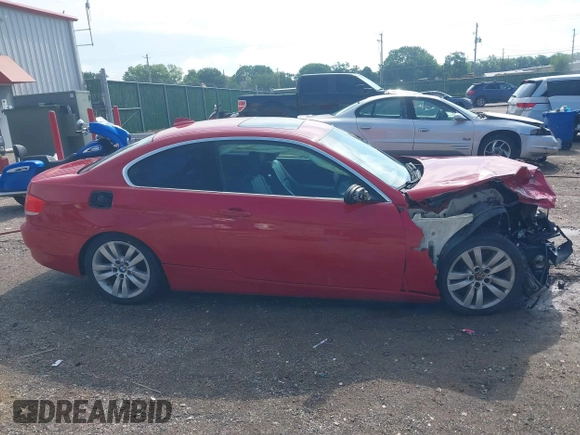 2007 BMW 3 Series 335i z VIN WBAWB73567P155445, wystawiony jako IAAI lot #42210524 z przebiegiem Nie podano mil oraz . Historia ofert i sprzedaży dostępna na DreamBid. Obrazek 14.