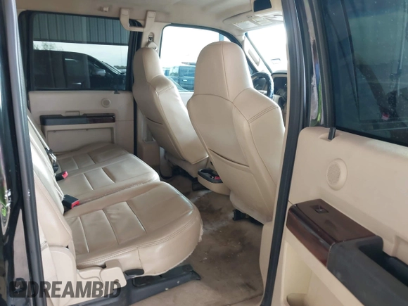 2010 Ford Super Duty F-250 SRW XL with VIN 1FTSW2BR8AEB13472, listed as a IAAI auction lot 41886252 with 237,264 mi miles. Bid and sale history available at carsss.com. Image 8.