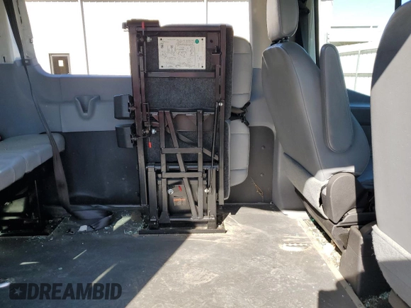 2016 Ford Transit z VIN 1FDZX2CG3GKB41341, wystawiony jako Copart lot #50385075 z przebiegiem 252 009 mil mil oraz Szkoda całkowita • Salvage title. Historia ofert i sprzedaży dostępna na DreamBid. Obrazek 11.