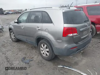 2011 Kia Sorento LX with VIN 5XYKT3A14BG119384, listed as a IAAI auction lot 41716001 with 152,061 mi miles. Bid and sale history available at carsss.com. Image 3.