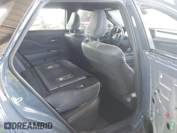 2025 Toyota Crown XLE z VIN JTDACAAJ3S3003355, wystawiony jako IAAI lot #42228765 z przebiegiem 8908 mil mil oraz . Historia ofert i sprzedaży dostępna na DreamBid. Obrazek 8.