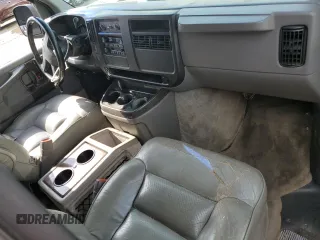 2003 Chevrolet Express Cargo YF7 Upfitter z VIN 1GBFG15T631188217, wystawiony jako Copart lot #56714475 z przebiegiem Nie podano mil oraz Szkody całkowita. Historia ofert i sprzedaży dostępna na DreamBid. Obrazek 8.
