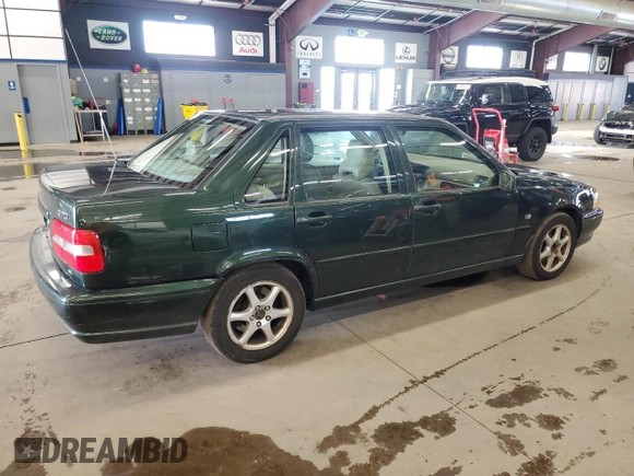 2000 Volvo S70 z VIN YV1LS61J0Y2668599, wystawiony jako Copart lot #43539515 z przebiegiem 114 638 mil mil oraz Szkoda całkowita • Salvage title. Historia ofert i sprzedaży dostępna na DreamBid. Obrazek 3.