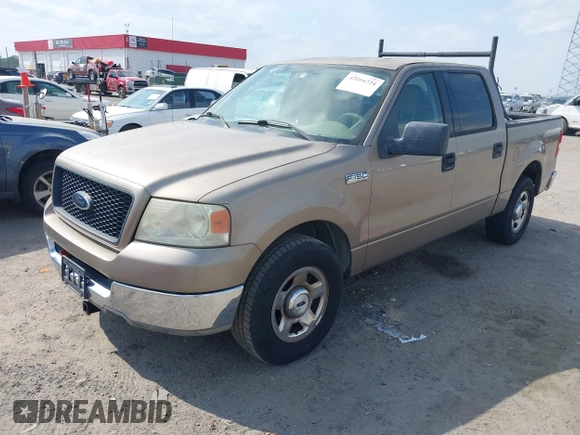 2004 Ford F-150 XLT with VIN 1FTRW12W74KD52290, listed as a IAAI auction lot 42066324 with 252,866 mi miles. Bid and sale history available at carsss.com. Image 17.