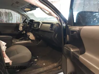 2017 Toyota Tacoma SR5 with VIN 5TFCZ5AN0HX053441, listed as a IAAI auction lot 42376148 with 100,996 mi miles and . Bid and sale history available at DreamBid. Image 5.