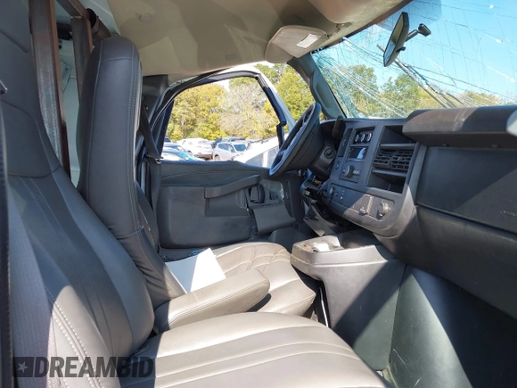 2016 Chevrolet Express Cargo Van with VIN 1GCZGHFG3G1278918, listed as a IAAI auction lot 40711791 with 268,643 mi miles. Bid and sale history available at carsss.com. Image 5.