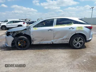 2023 Lexus RX 350 с VIN JTJCHMAA8P2000246, выставлен на аукционе IAAI как лот 42119511 с пробегом 6 871 миль миль и . История ставок и продаж доступна на DreamBid. Изображение 6.