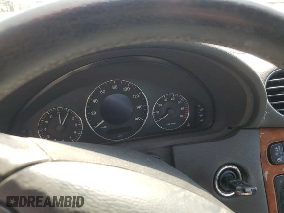 2004 Mercedes-Benz CLK 320 z VIN WDBTK65G74T030020, wystawiony jako Copart lot #69004654 z przebiegiem Nie podano mil oraz Szkody całkowita. Historia ofert i sprzedaży dostępna na DreamBid. Obrazek 9.