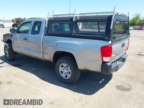 2017 Toyota Tacoma SR z VIN 5TFSX5EN0HX048395, wystawiony jako IAAI lot #42135991 z przebiegiem 241 282 mil mil oraz . Historia ofert i sprzedaży dostępna na DreamBid. Obrazek 3.