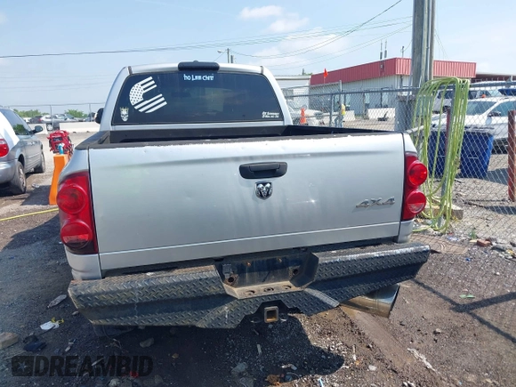 2007 Dodge 2500 SLT z VIN 1D7KS28A17J582602, wystawiony jako IAAI lot #42087956 z przebiegiem 255 630 mil mil oraz . Historia ofert i sprzedaży dostępna na DreamBid. Obrazek 16.