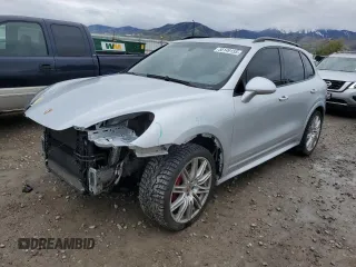 2013 Porsche Cayenne GTS z VIN WP1AD2A23DLA79333, wystawiony jako Copart lot #55149155 z przebiegiem 78 346 mil mil oraz Czysty tytuł • Clean title. Historia ofert i sprzedaży dostępna na DreamBid. Obrazek 1.