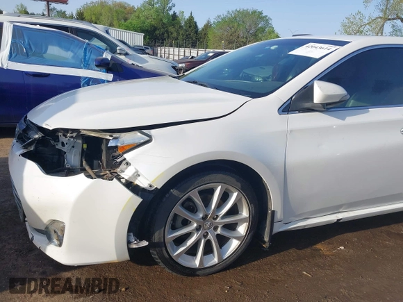 2013 Toyota Avalon XLE with VIN 4T1BK1EB8DU065806, listed as a IAAI auction lot 42043614 with 197,049 mi miles and . Bid and sale history available at DreamBid. Image 6.