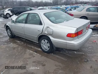 2001 Toyota Camry CE with VIN JT2BG22KX10540738, listed as a IAAI auction lot 41516912 with 116,733 mi miles. Bid and sale history available at carsss.com. Image 3.