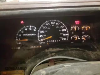 1995 Chevrolet Tahoe z VIN 1GNEK13KXSJ427631, wystawiony jako Copart lot #52624475 z przebiegiem 228 492 mil mil oraz Nie do naprawy. Historia ofert i sprzedaży dostępna na DreamBid. Obrazek 9.