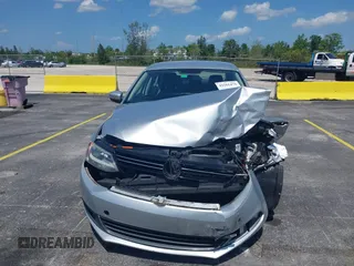 2013 Volkswagen Jetta SE с VIN 3VWDP7AJ6DM376487, выставлен на аукционе IAAI как лот 42362475 с пробегом 124 324 миль миль и . История ставок и продаж доступна на DreamBid. Изображение 6.