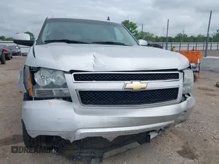2011 Chevrolet Suburban LT with VIN 1GNSCJE05BR294452, listed as a IAAI auction lot 42107580 with 165,313 mi miles and . Bid and sale history available at DreamBid. Image 6.