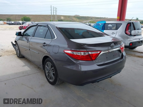 2017 Toyota Camry XLE with VIN 4T1BF1FK7HU317117, listed as a IAAI auction lot 41875591 with 98,658 mi miles. Bid and sale history available at carsss.com. Image 3.