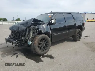2013 GMC Yukon Denali z VIN 1GKS1EEF8DR302996, wystawiony jako Copart lot #55570135 z przebiegiem 176 368 mil mil oraz Szkoda całkowita • Salvage title. Historia ofert i sprzedaży dostępna na DreamBid. Obrazek 1.