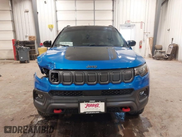 2022 Jeep Compass Trailhawk with VIN 3C4NJDDB1NT236477, listed as a IAAI auction lot 41485656 with 7,341 mi miles and . Bid and sale history available at DreamBid. Image 12.