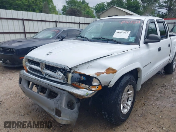 2000 Dodge Dakota Sport with VIN 1B7GL2AN4YS691223, listed as a IAAI auction lot 41964561 with 169,936 mi miles. Bid and sale history available at carsss.com. Image 6.