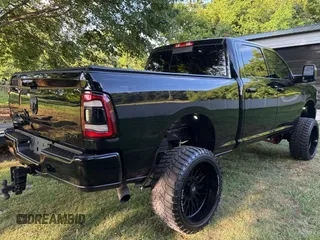 2024 Ram 2500 Laramie with VIN 3C6UR5FL9RG117209, listed as a Copart auction lot 64696495 with 47,038 mi miles and Clean title. Bid and sale history available at DreamBid. Image 4.