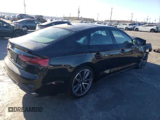 2024 Audi A5 Sportback S line Premium z VIN WAUDACF50RA092458, wystawiony jako Copart lot #87967485 z przebiegiem 4 564 mil mil oraz Szkoda całkowita • Salvage title. Historia ofert i sprzedaży dostępna na DreamBid. Obrazek 3.