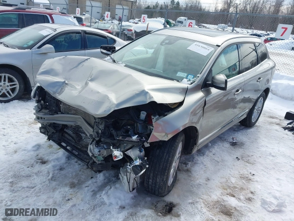 2016 Volvo XC60 T5 Drive-E Premier with VIN YV440MDK5G2796227, listed as a IAAI auction lot 41630864 with 82,251 mi miles. Bid and sale history available at carsss.com. Image 22.