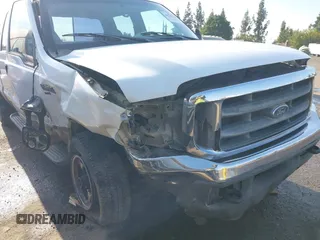 2000 Ford Super Duty F-250 XL with VIN 1FTNW21F5YEB57752, listed as a IAAI auction lot 40702428 with 323,191 mi miles. Bid and sale history available at carsss.com. Image 6.