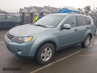 2007 Mitsubishi Outlander ES with VIN JA4MS31X57U010562, listed as a IAAI auction lot 41446868 with 115,464 mi miles. Bid and sale history available at carsss.com. Image 2.