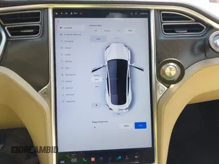 2013 Tesla Model S z VIN 5YJSA1CN6DFP21076, wystawiony jako IAAI lot #41984834 z przebiegiem 154 662 mil mil oraz . Historia ofert i sprzedaży dostępna na DreamBid. Obrazek 18.