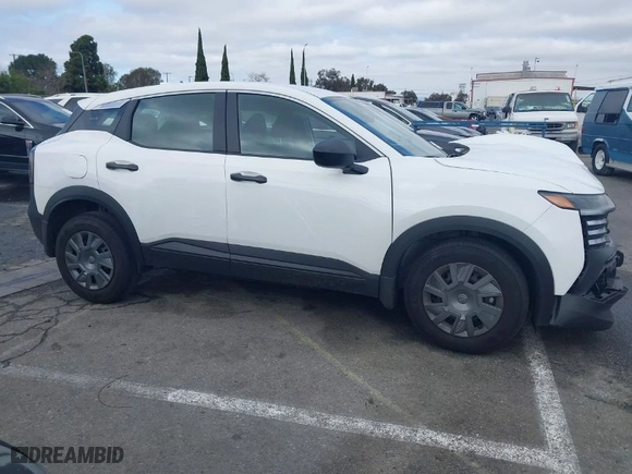 2025 Nissan Kicks S with VIN 3N8AP6BB4SL319106, listed as a IAAI auction lot 41536161 with 8,697 mi miles. Bid and sale history available at carsss.com. Image 13.