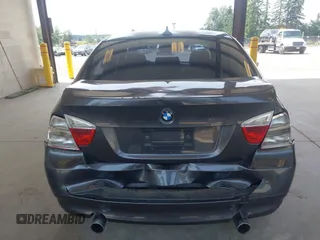 2007 BMW 3 Series 335i с VIN WBAVB73537VH20728, выставлен на аукционе IAAI как лот 42573878 с пробегом 89 984 миль миль и . История ставок и продаж доступна на DreamBid. Изображение 17.